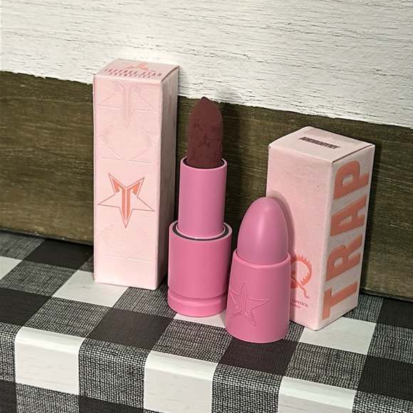Buy Now Price-Jeffree Star Androgyny Velvet Trap Lipstick - Picture 2 of 3